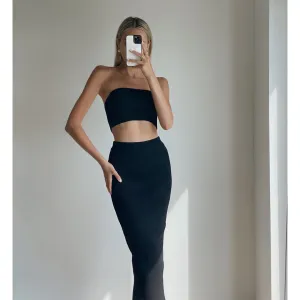 BRIELLE Black High Waist Bodycon Knit Midi Skirt