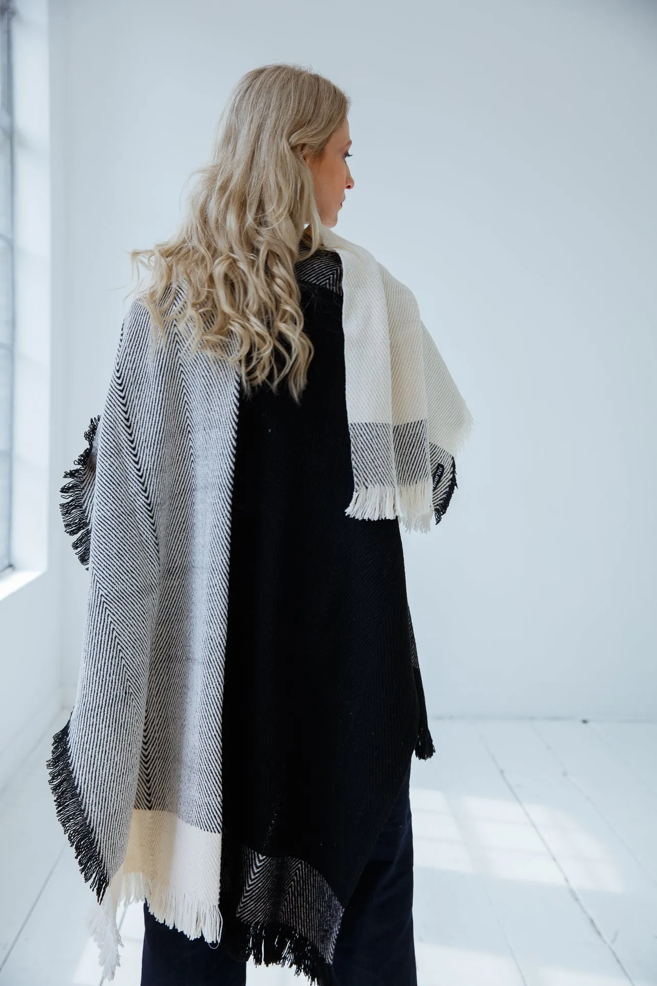 Chunky Wool Cape BEYOND Ruana