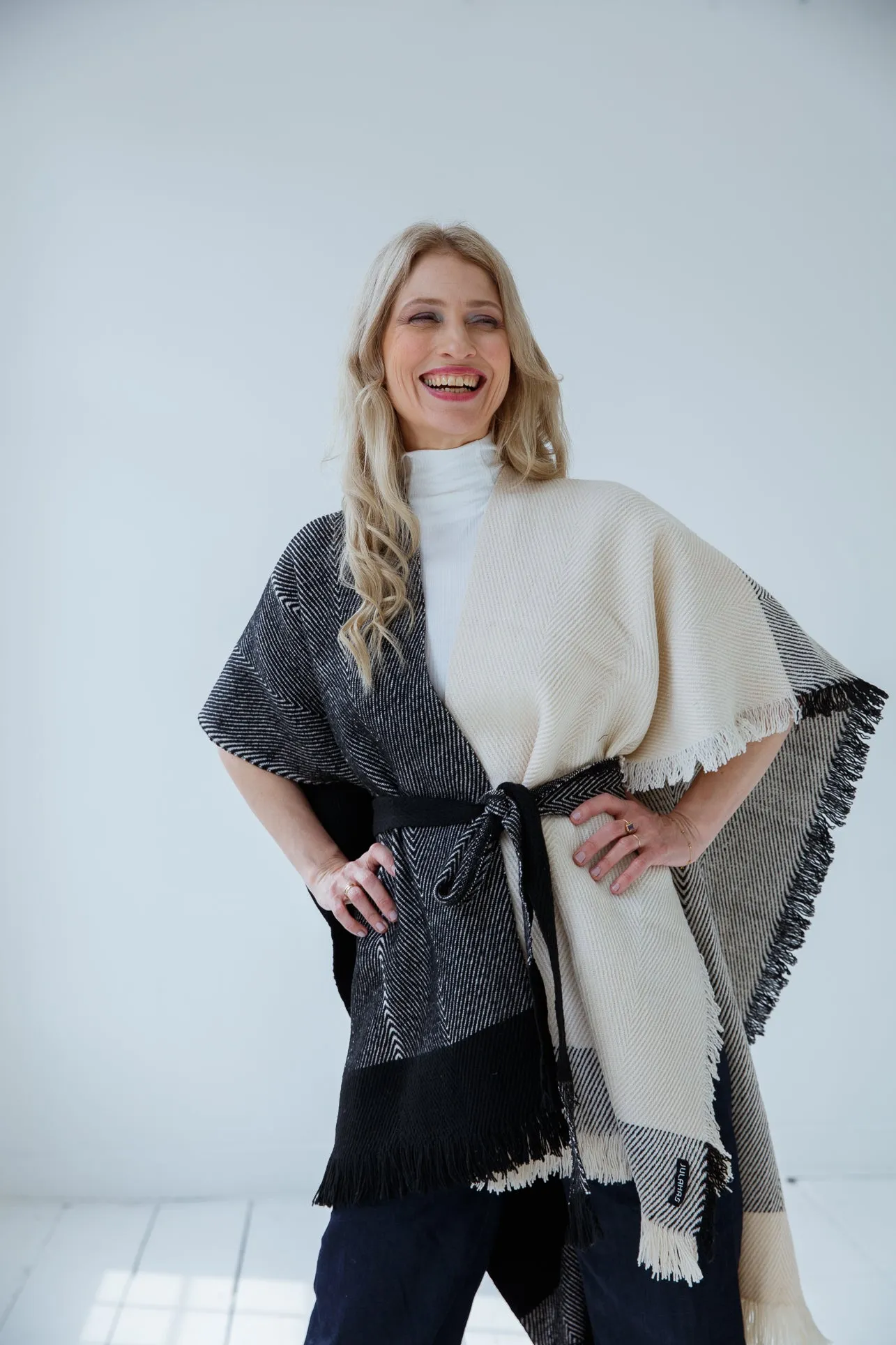 Chunky Wool Cape BEYOND Ruana