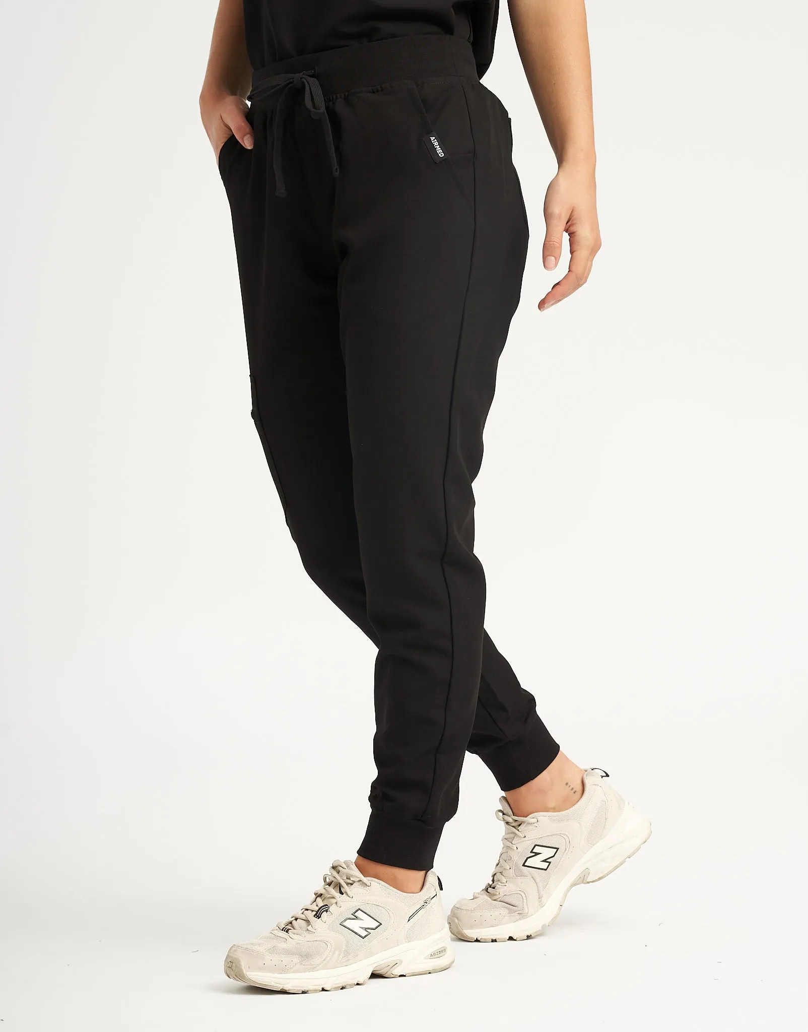 Essential Jogger Scrub Pants - Black