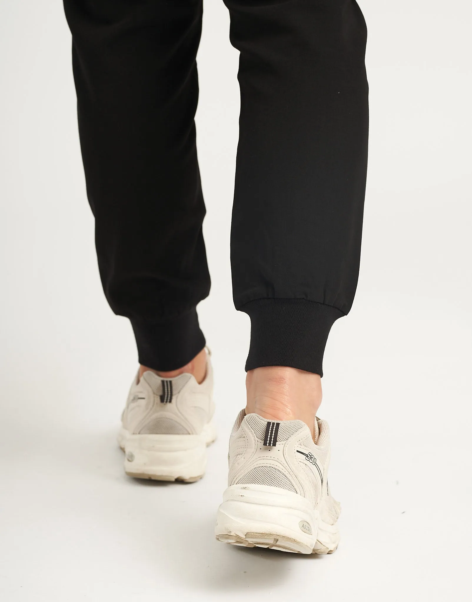 Essential Jogger Scrub Pants - Black