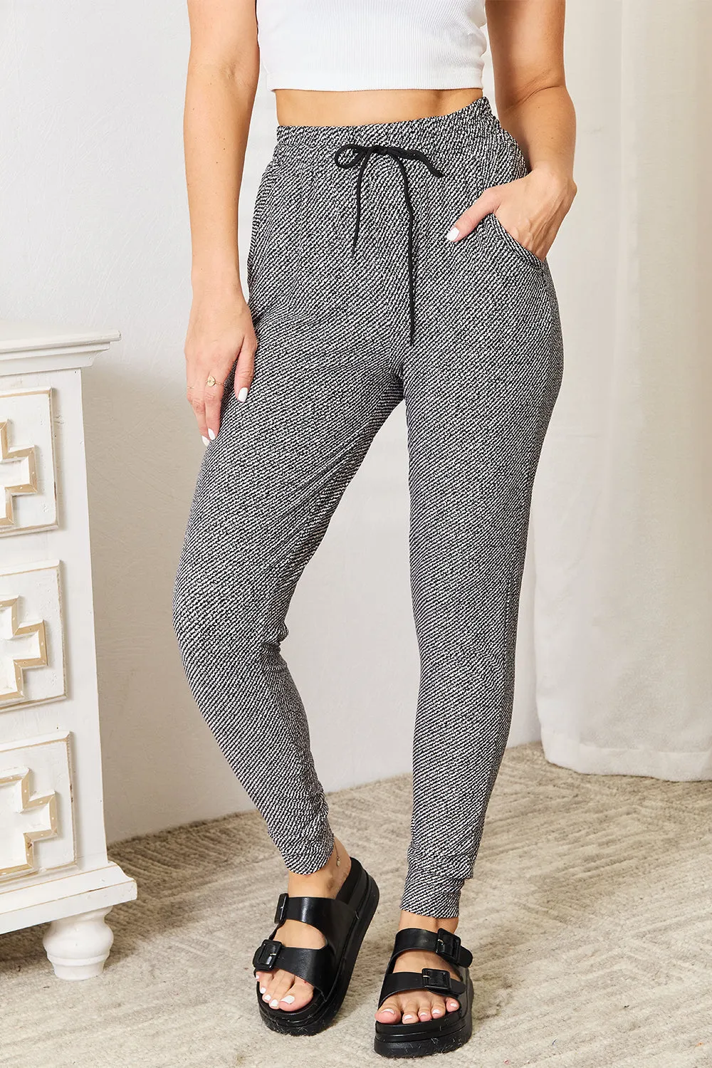 Leggings Depot Full Size Joggers with Pockets