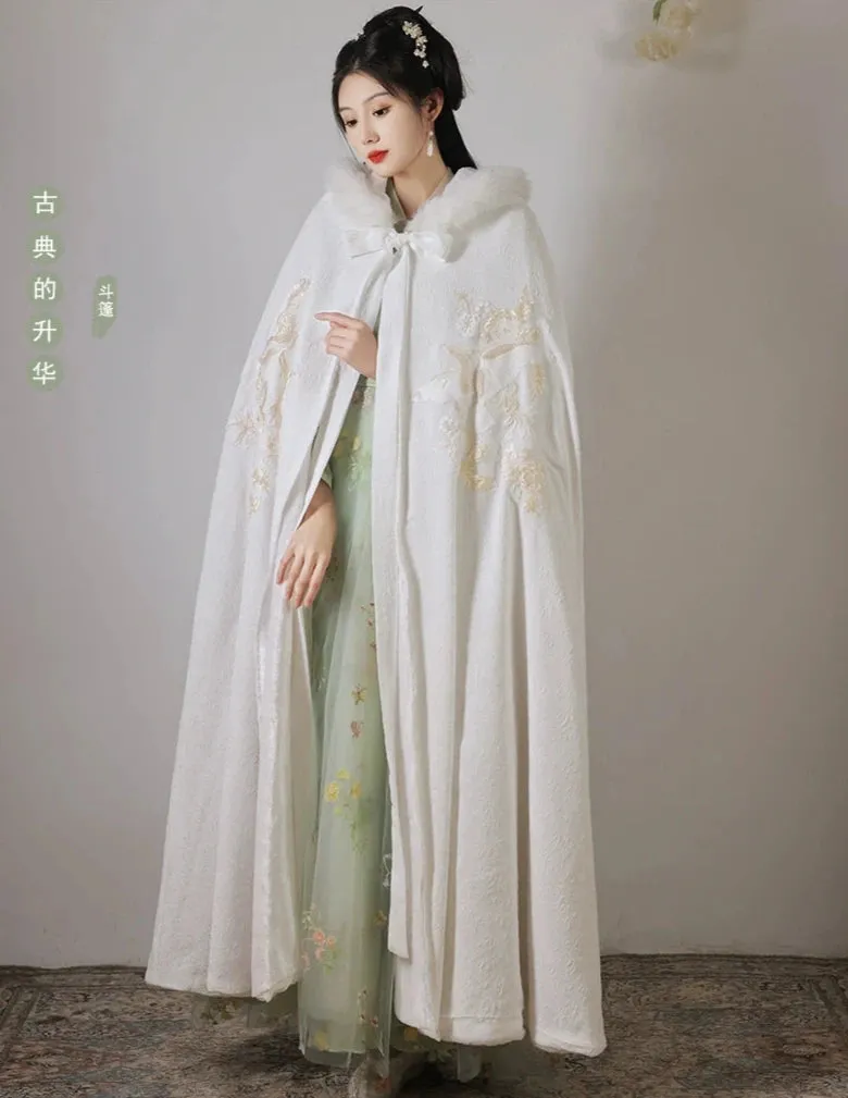 Mao Dou 毛豆 Edamame Embroidered Winter Fur Doupeng Cloak