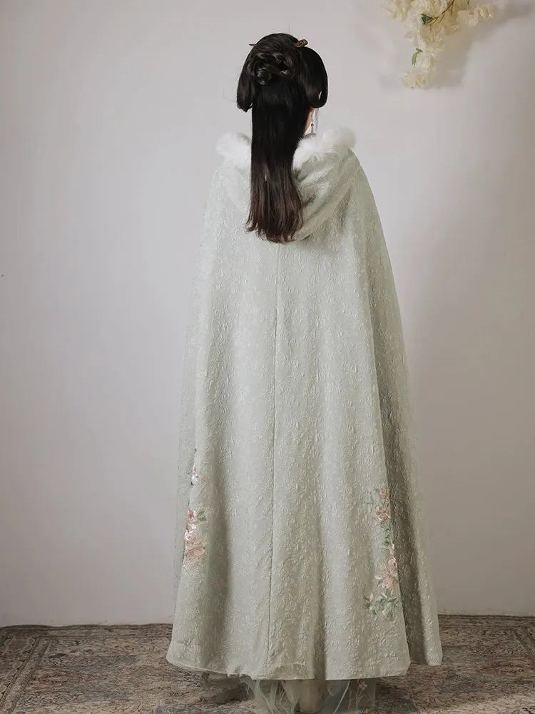 Mao Dou 毛豆 Edamame Embroidered Winter Fur Doupeng Cloak