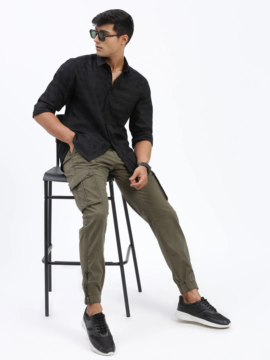 Men Solid Green Joggers