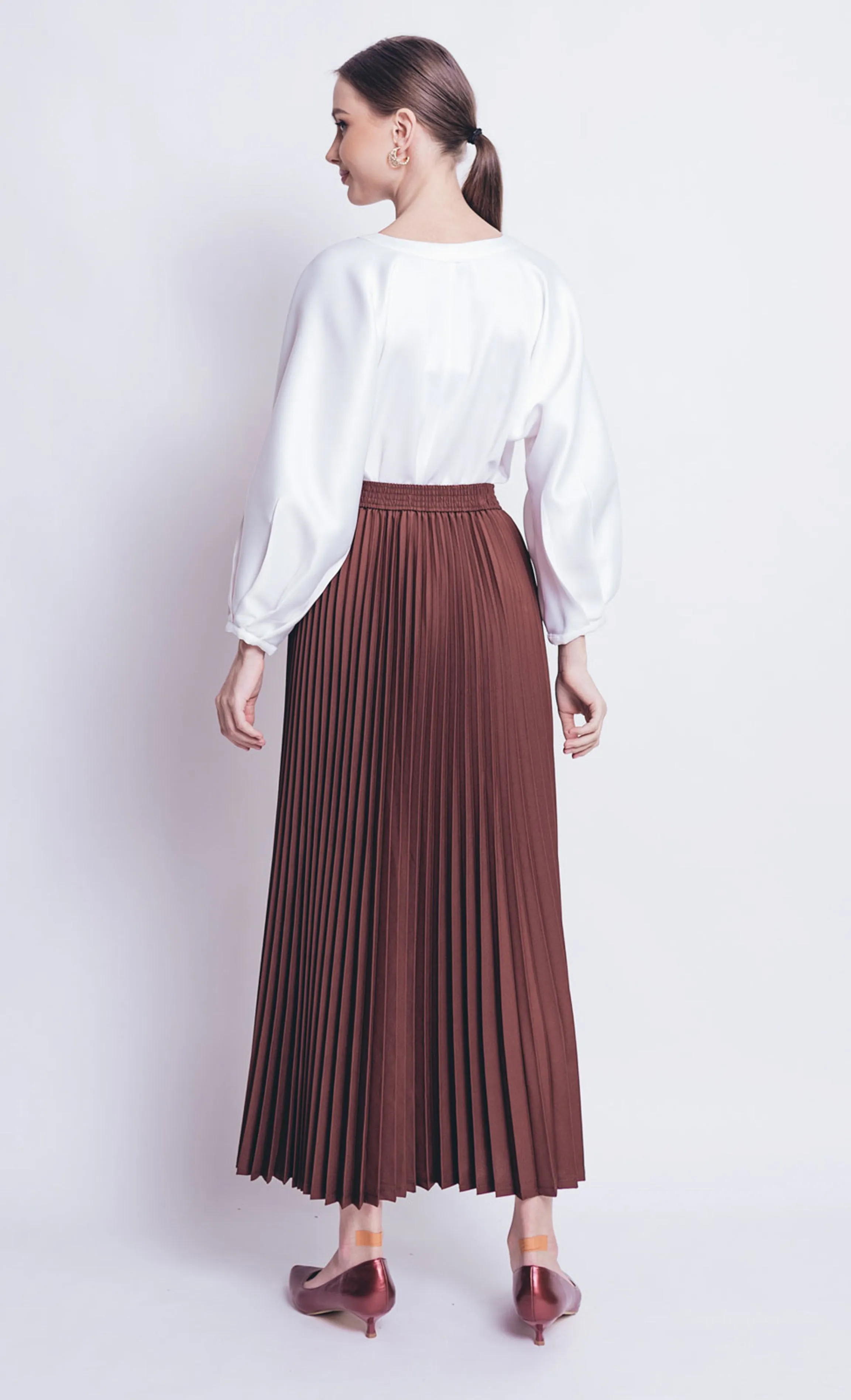 Olivia Pleated Skirt in Dark Brown