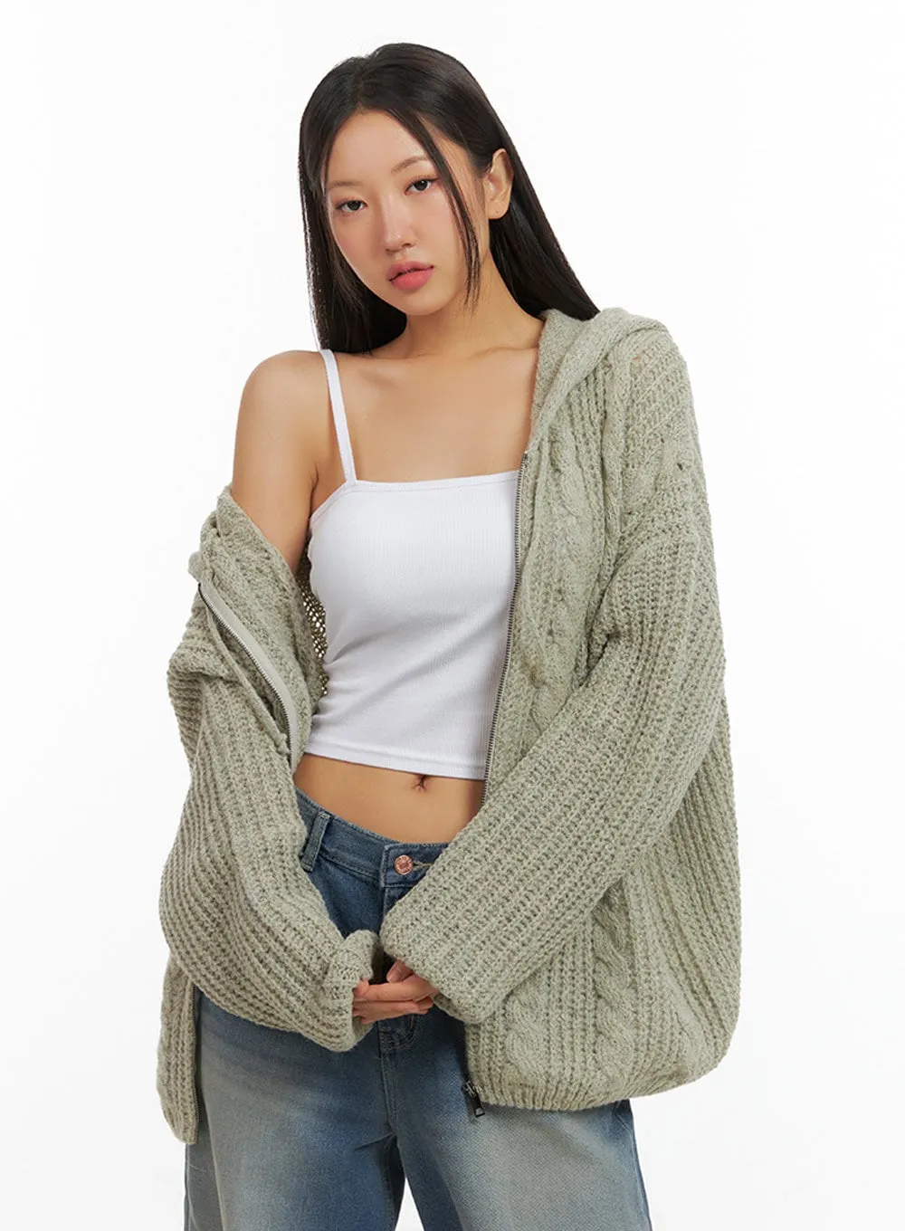 Oversized Cable Knit Hooded Sweater IS402